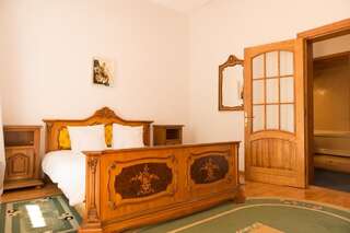 Гостевой дом Vila Rica Слэник-Молдова Двухместный номер с 1 кроватью и балконом-1
